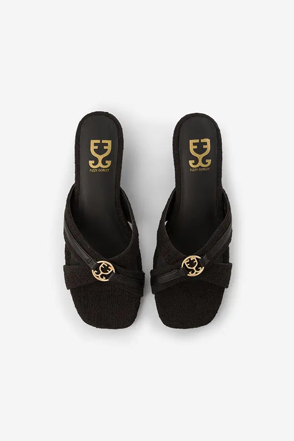 Black at It : Sandal Heels