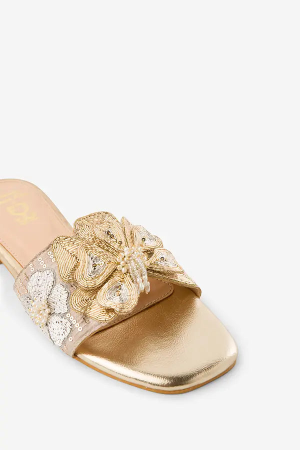 Corsage : Sandals