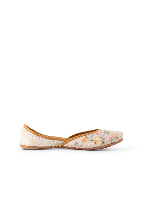 Floral Shower : Juttis