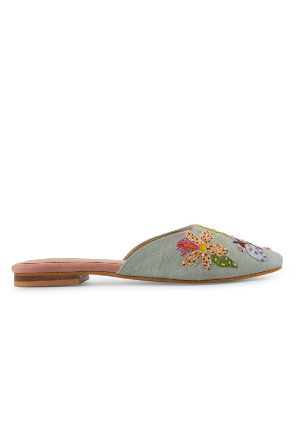 Lakeside Morning : Mules