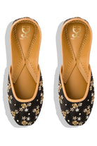 Shadow Play : Juttis