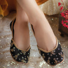 Shadow Play : Juttis