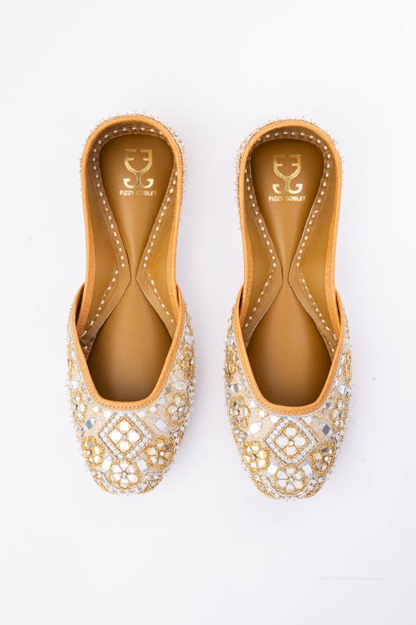 A Glass Act : Juttis