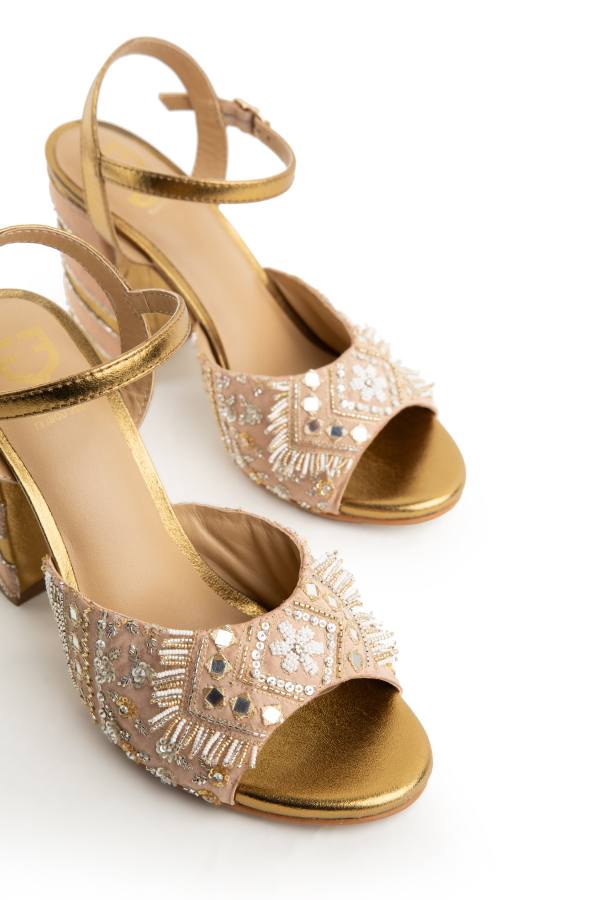Athena : Tower Heels
