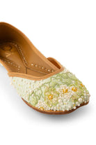 Balcony Breeze : Juttis