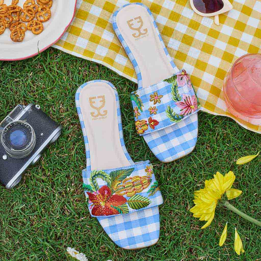 Brunch Bunch : Sandals