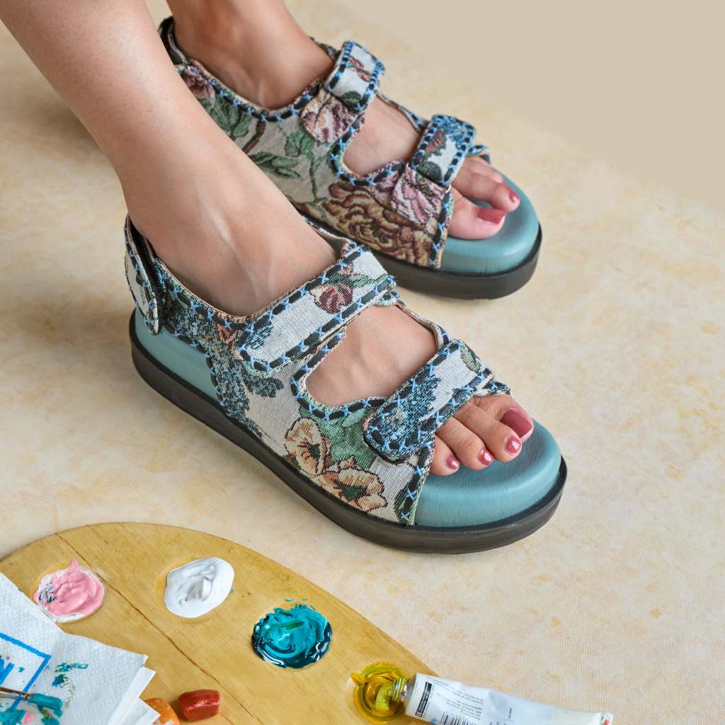 Cake it Easy : Dad Sandals