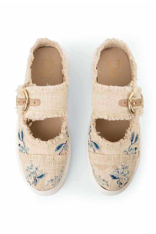 Cloudy Meadow : Mules