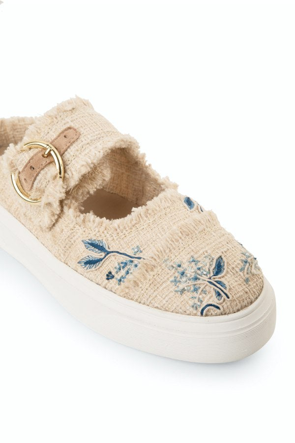 Cloudy Meadow : Mules