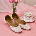 Floral Shower : Juttis