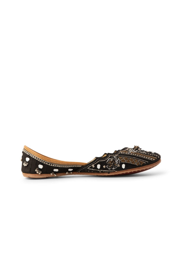 Get in Line : Juttis