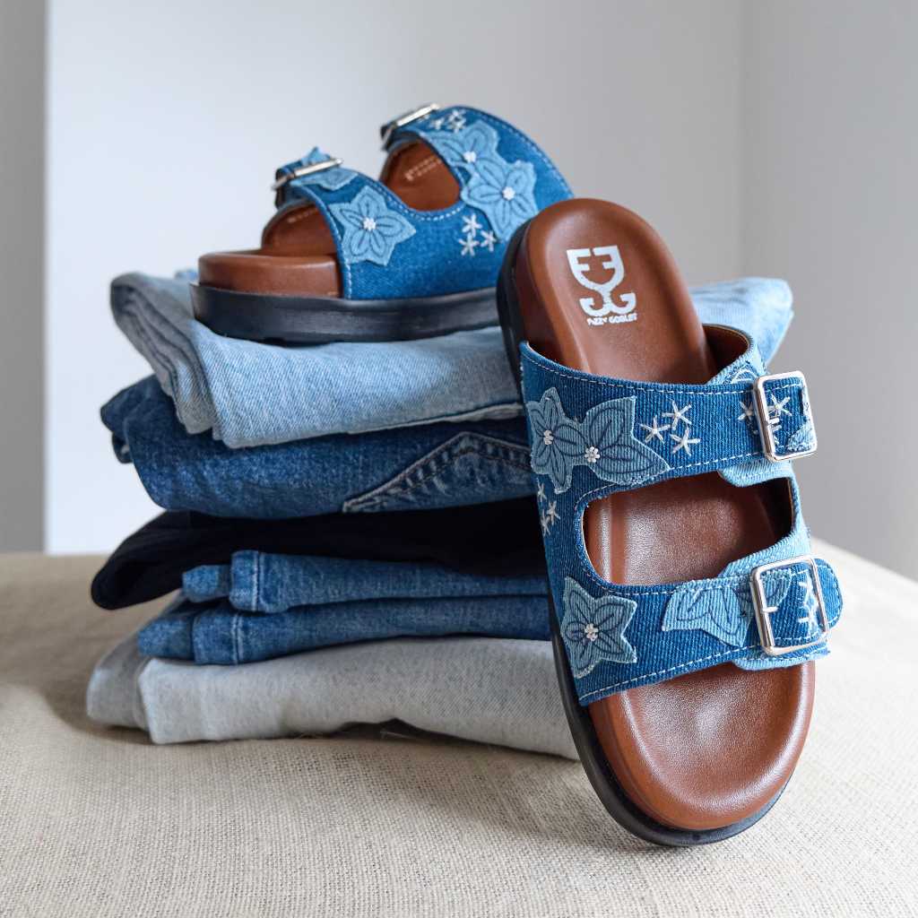 Very Blueberry : Platform Sliders