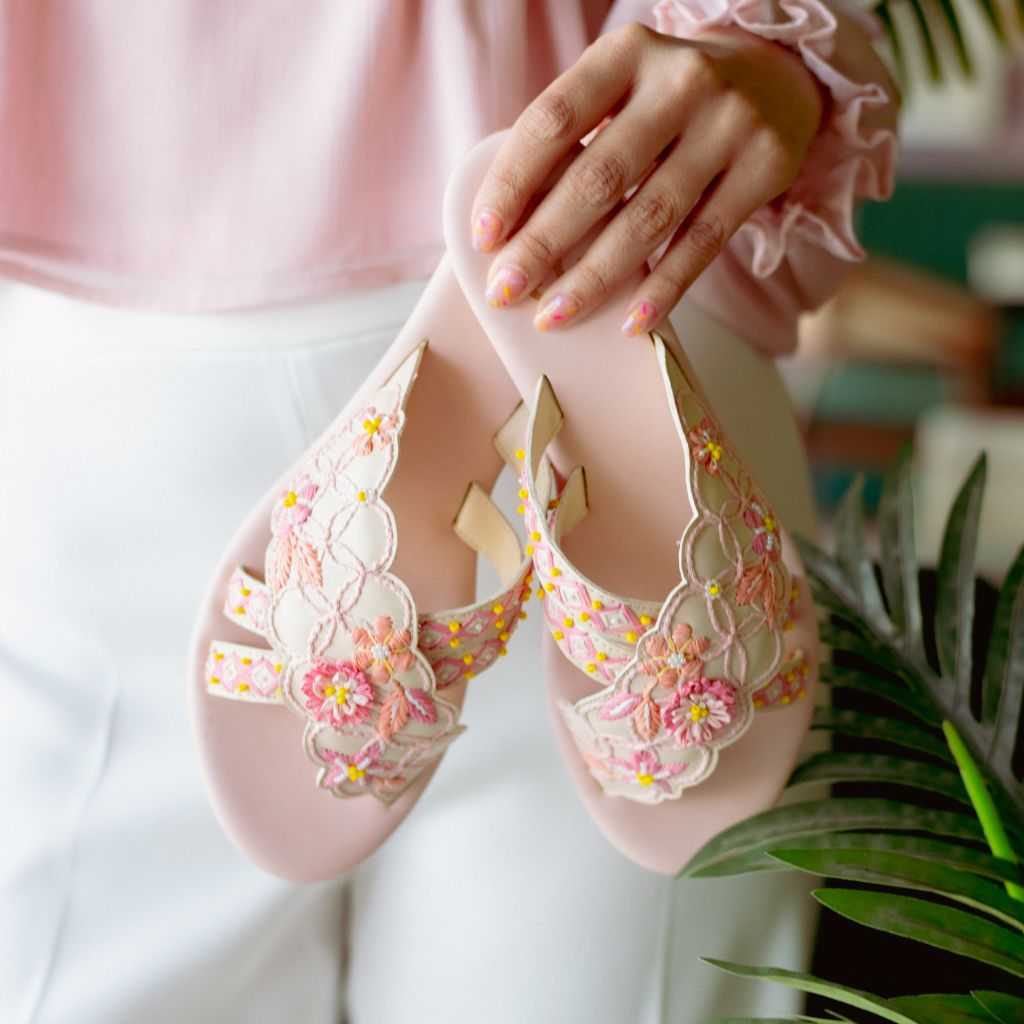 Peach Fuzz : Criss Cross Slides