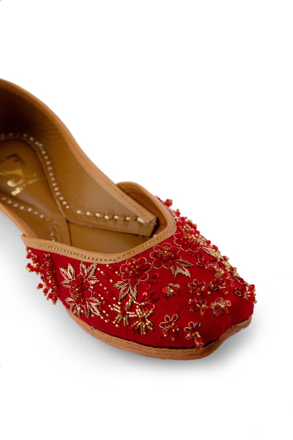 Scarlet Starlet : Juttis - Kareena Kapoor Khan x Fizzy Goblet - Limited Edition