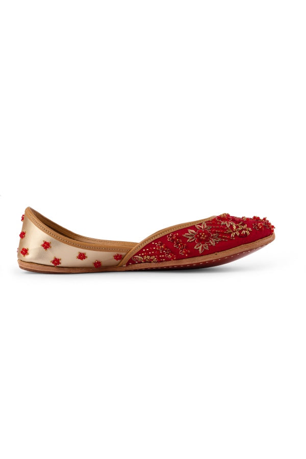 Wedding Gift Box - Scarlet Starlet : Juttis - Kareena Kapoor Khan x Fizzy Goblet