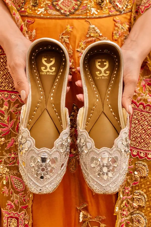 Starlit Affair : Juttis