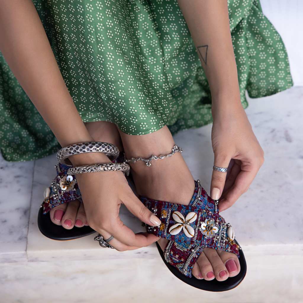 Shell Seekers : Criss Cross Slides