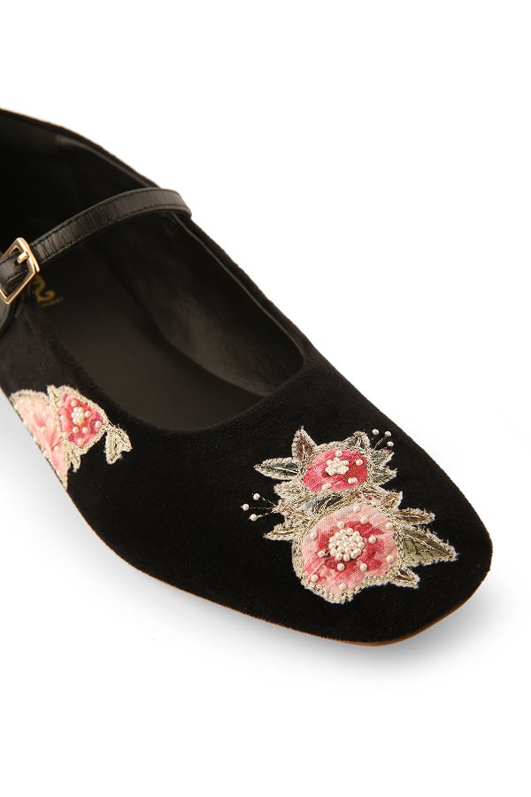 Bond Girl : Ballet - Payal Singhal x Fizzy Goblet - Limited Edition