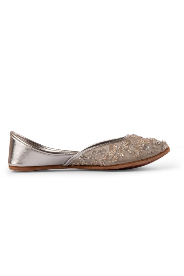 Silver Street: Juttis - Kareena Kapoor Khan x Fizzy Goblet - Limited Edition