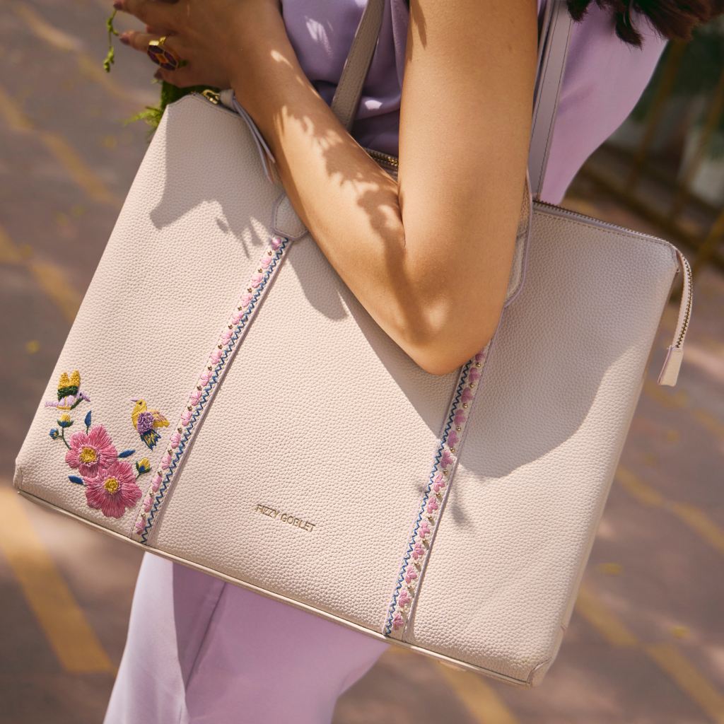 Soft Serve : Tote Bag