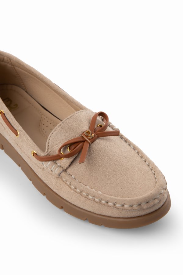 Strong Ties - Beige: Loafers