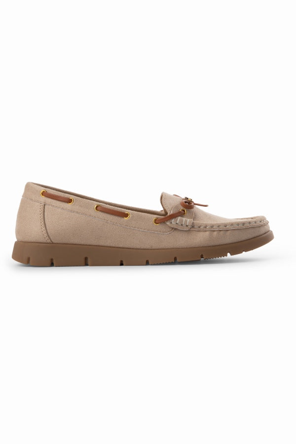 Strong Ties - Beige: Loafers