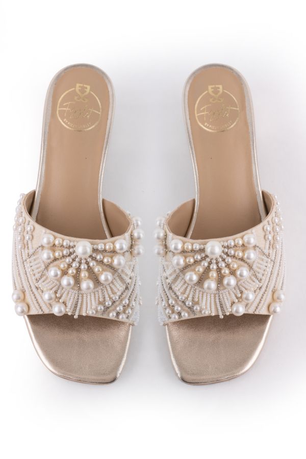 Swan Song : Sandal Heels