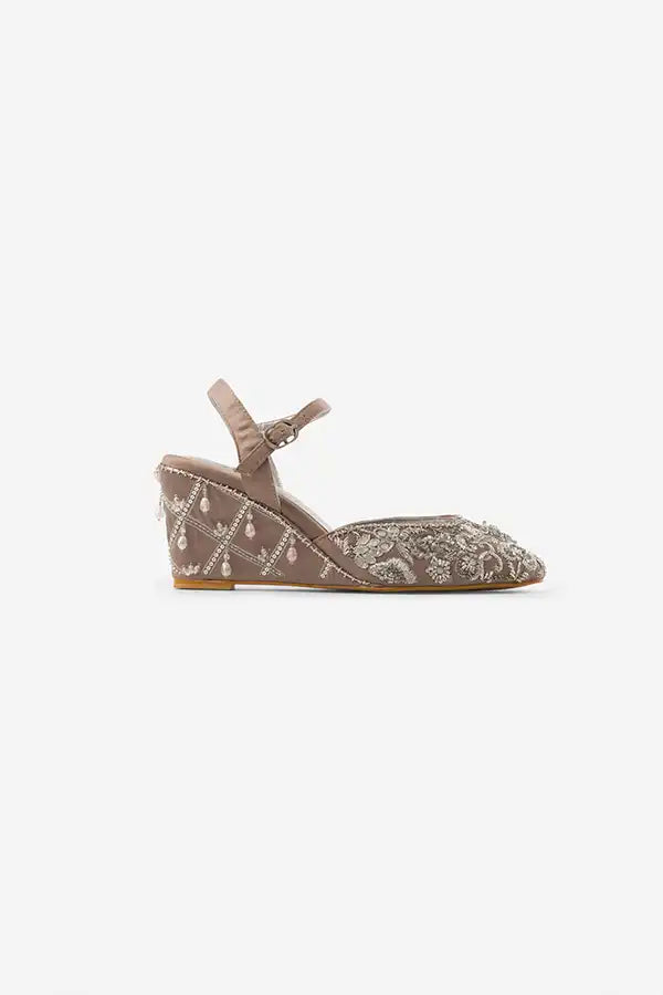 The Silver Lining : Wedge Heels