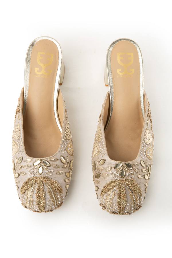 Wedding Gift Box - White Lotus Heels - Payal Singhal x Fizzy Goblet