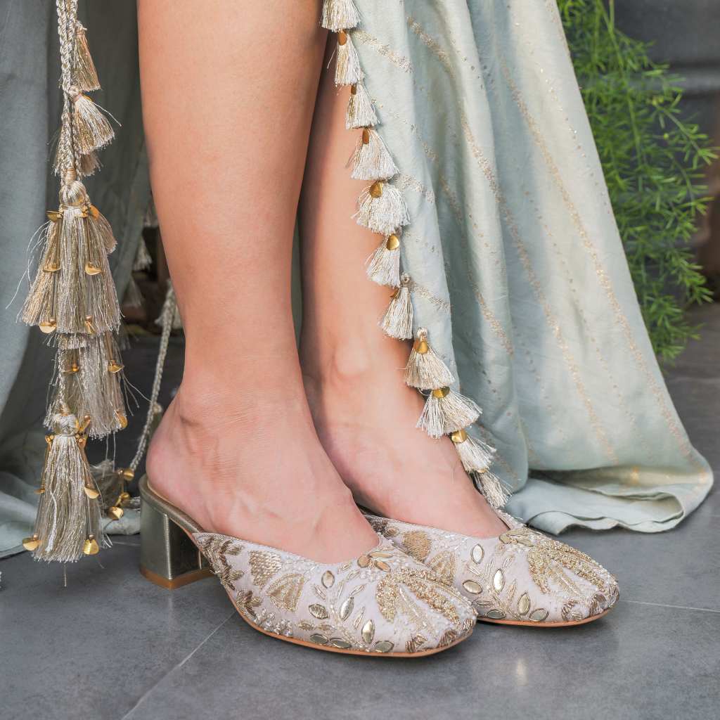 Wedding Gift Box - White Lotus Heels - Payal Singhal x Fizzy Goblet