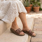 Blush & Bronze : Bomba Sliders