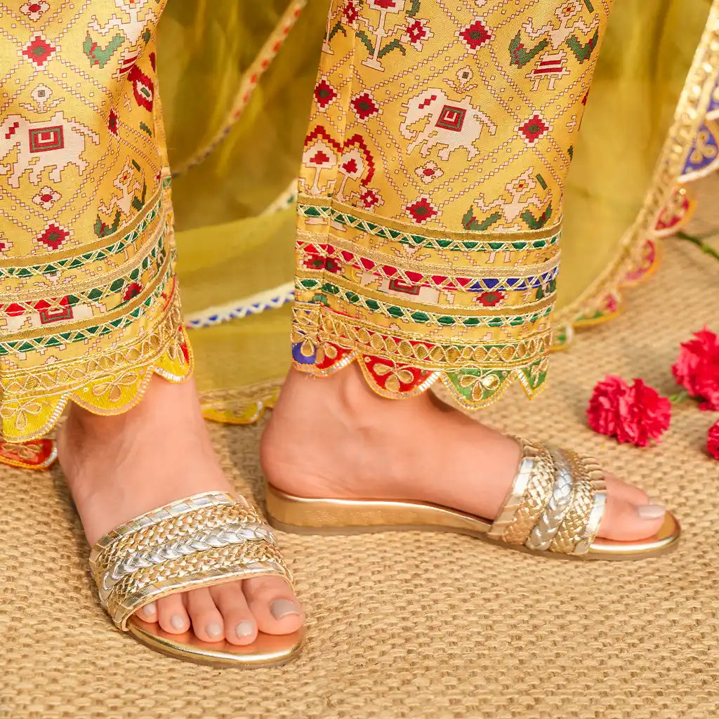 Mixed Signals : Sandal Heels