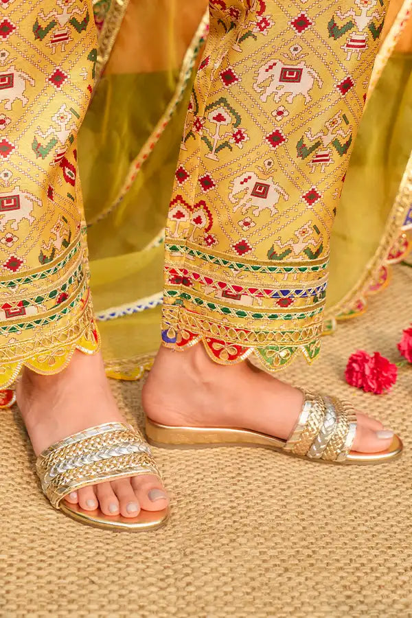 Mixed Signals : Sandal Heels