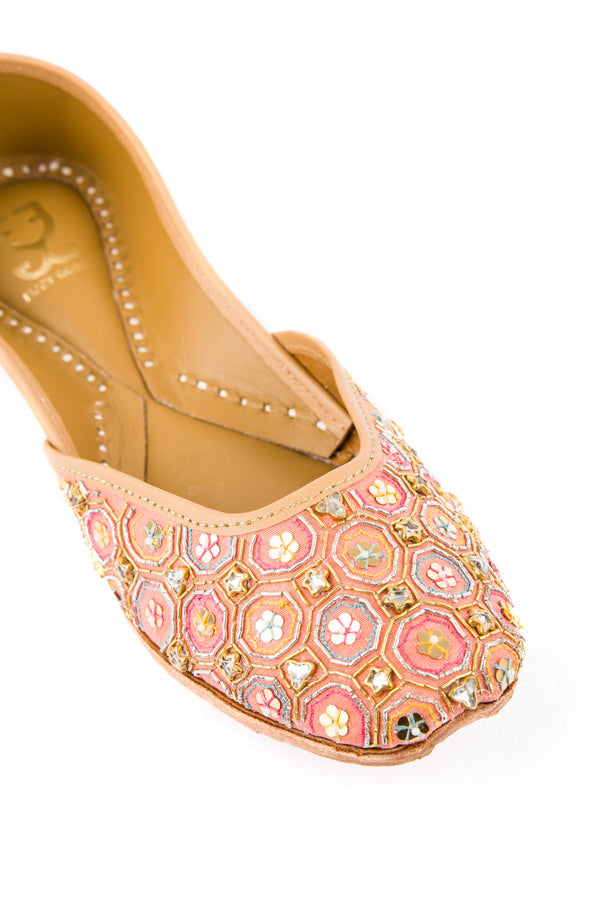 Peaches and Cream : Juttis