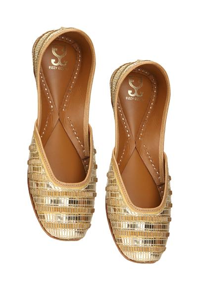 Golden Sunrise : Juttis