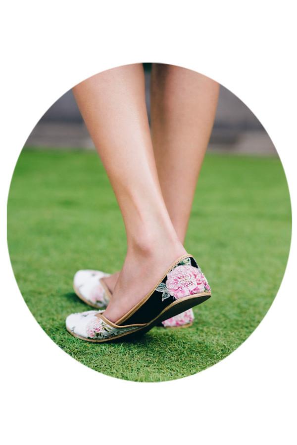 Belle's Rose : Juttis - Ivory: Payal Singhal X Fizzy Goblet