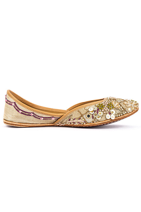 Seeker of Magic : Juttis - Payal Singhal X Fizzy Goblet